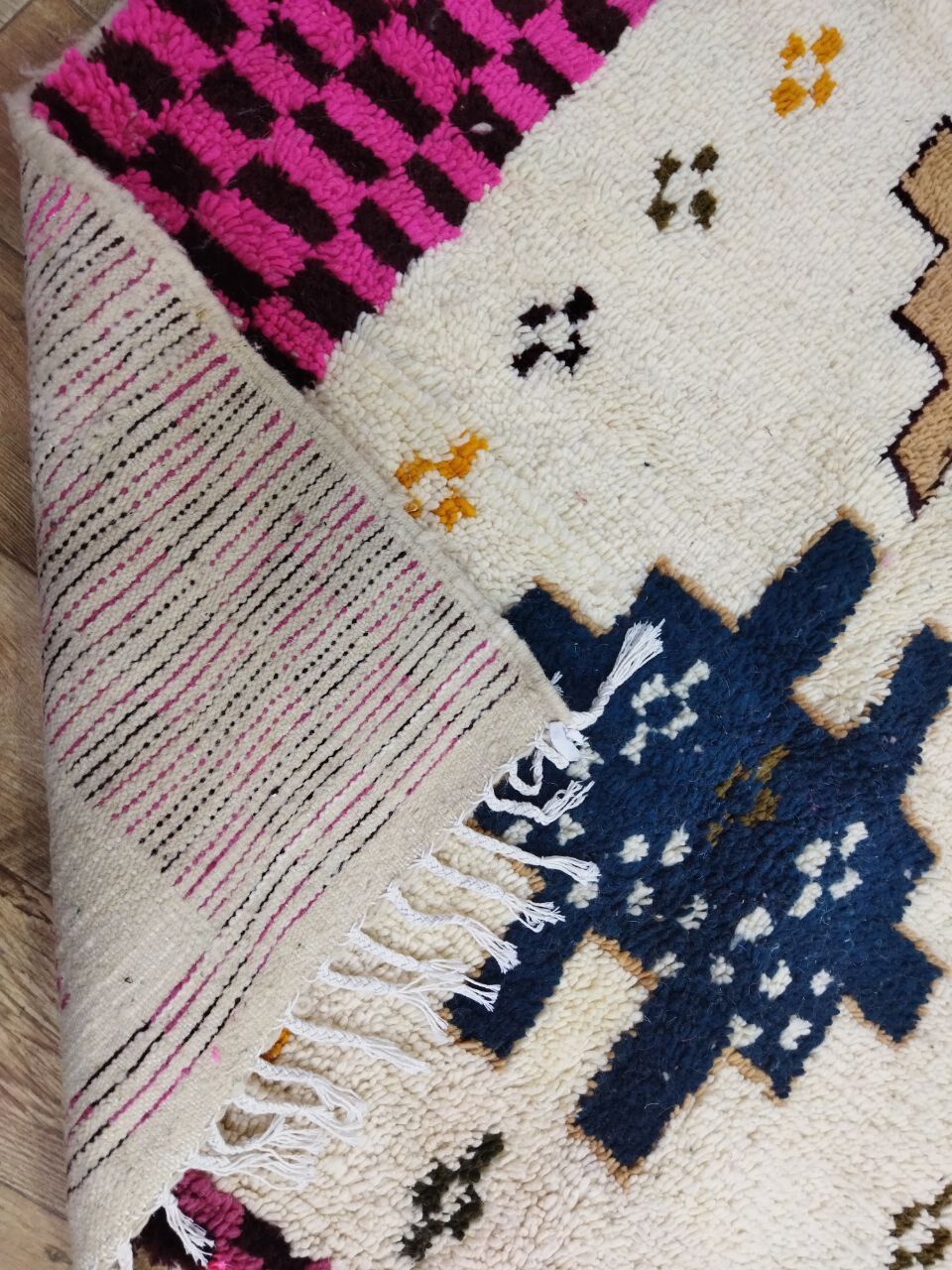 Handmade Moroccan Berber carpet 256x150cm