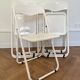 chaises pliantes en métal perforée, design vintage annees 1970