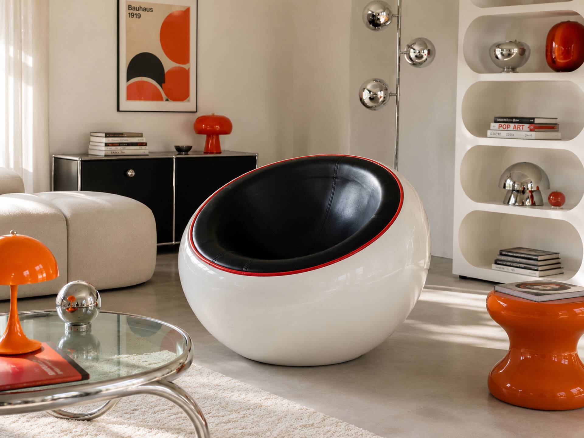 Egg Pod Ball Chair Space Age in fibreglass – 1960s/70s