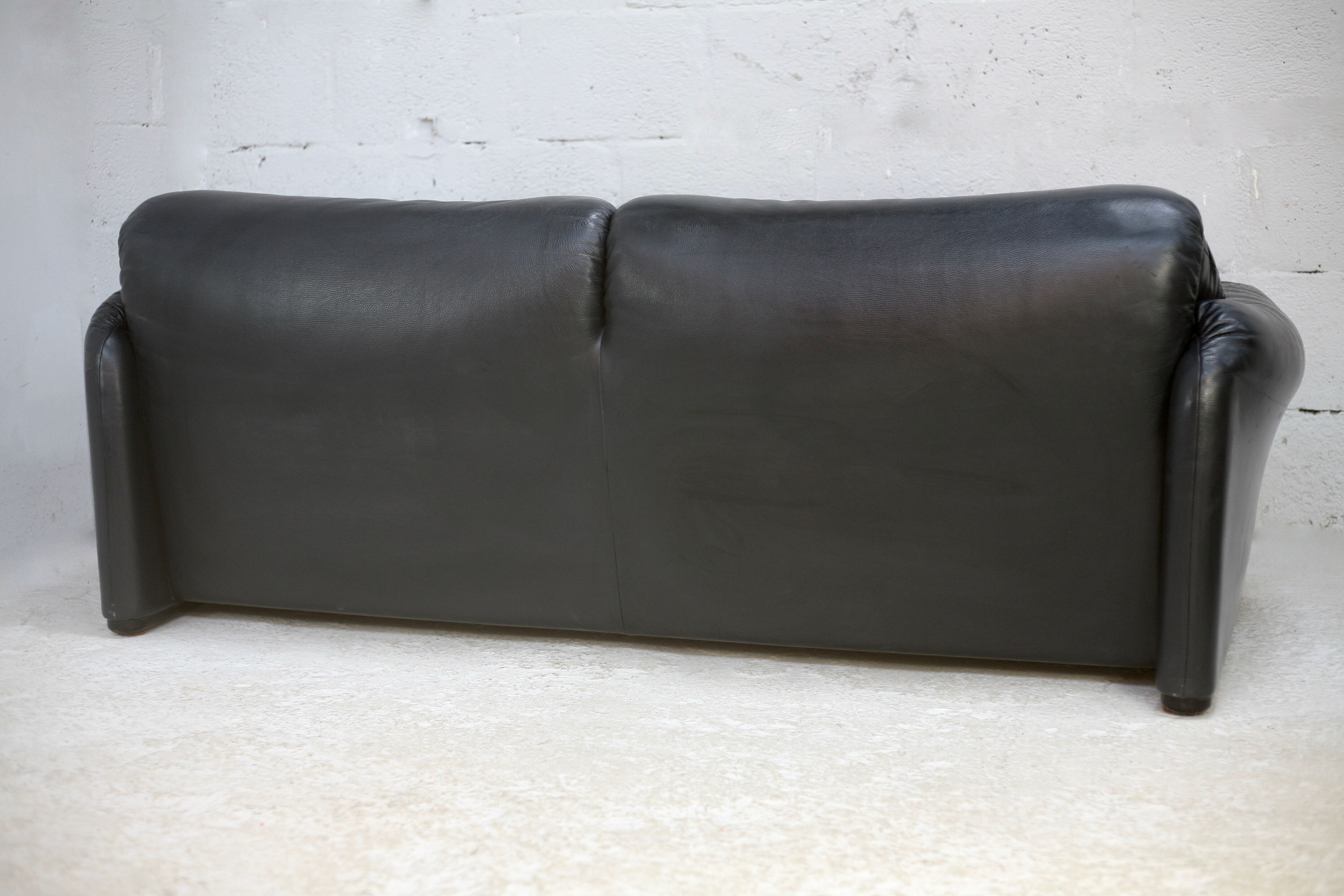 Sofa by Vico Magistretti, Cassina, Maralunga model. Italy, circa 1975. Navy blue leather