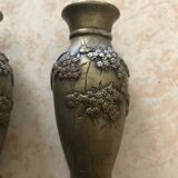 Paire de mini vase en bronze ciselé Japon  décor oiseau