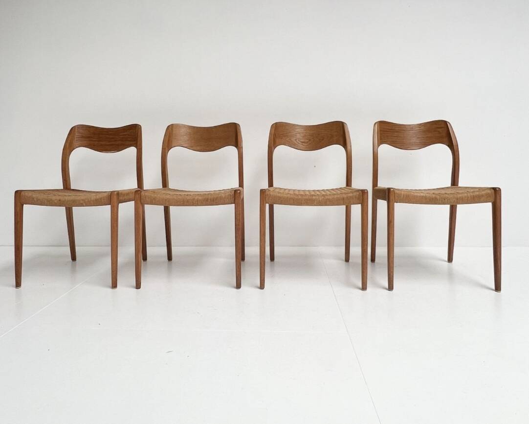 Lot de 4 chaises vintage Møller modèle 71