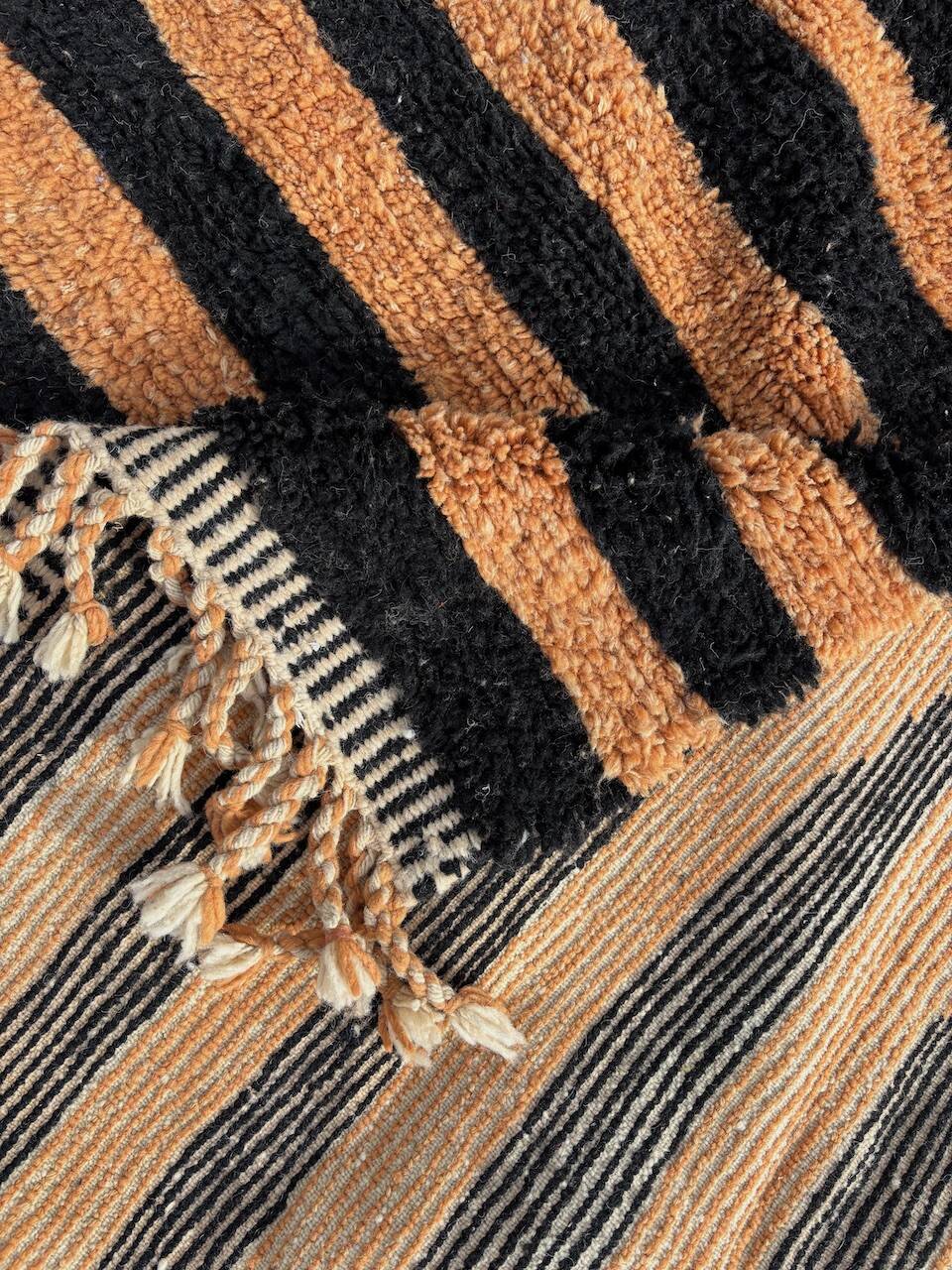 Modern Beni Ouarain Moroccan rug – black striped pattern – 215 x 250 cm