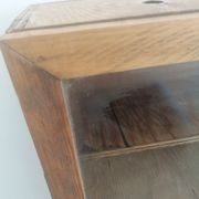 Ancienne vitrine de pharmacie en bois et verre, 4 tablettes années 50