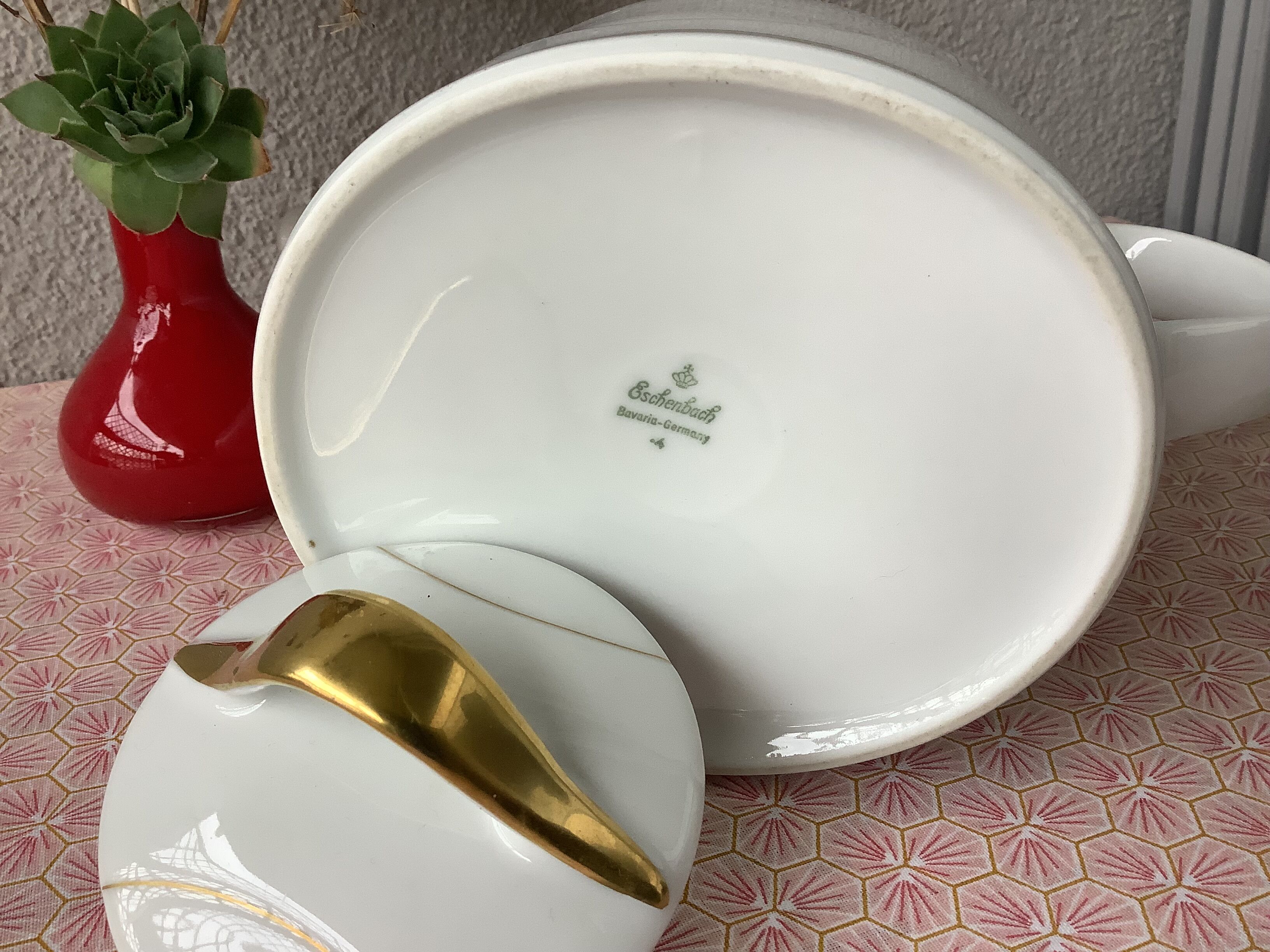 Porcelain teapot Eschenbach Bavaria-Germany