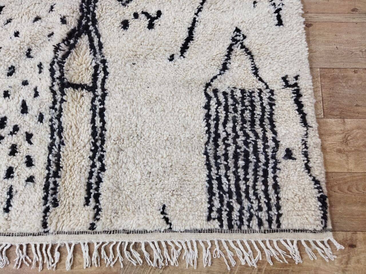 Handmade wool Berber rug 245 x 148 cm