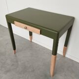 Bureau vert olive