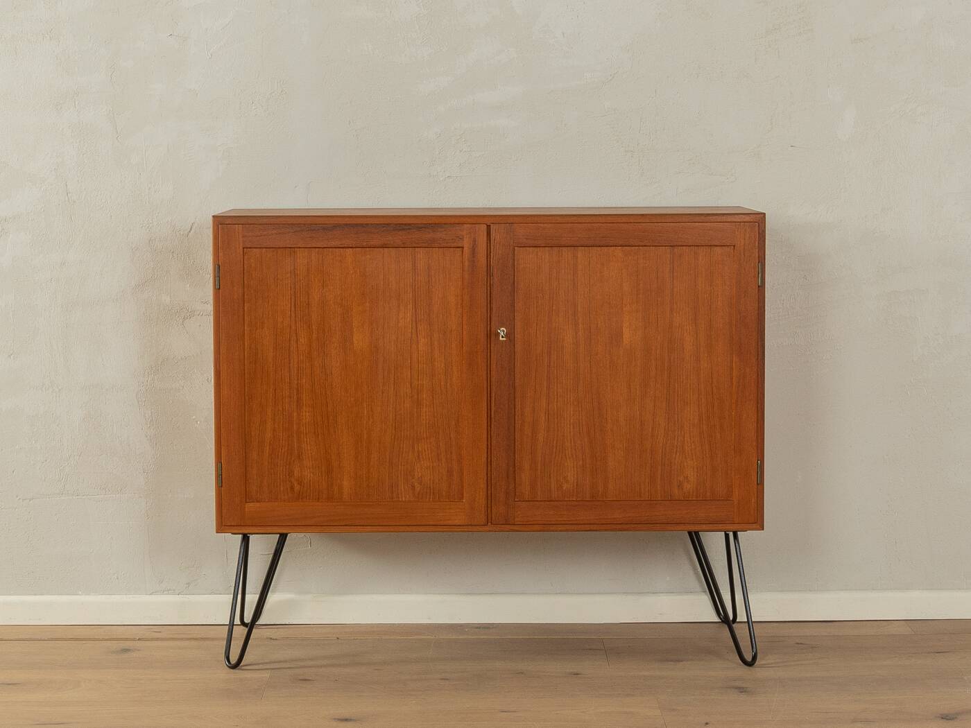 1960s Dresser