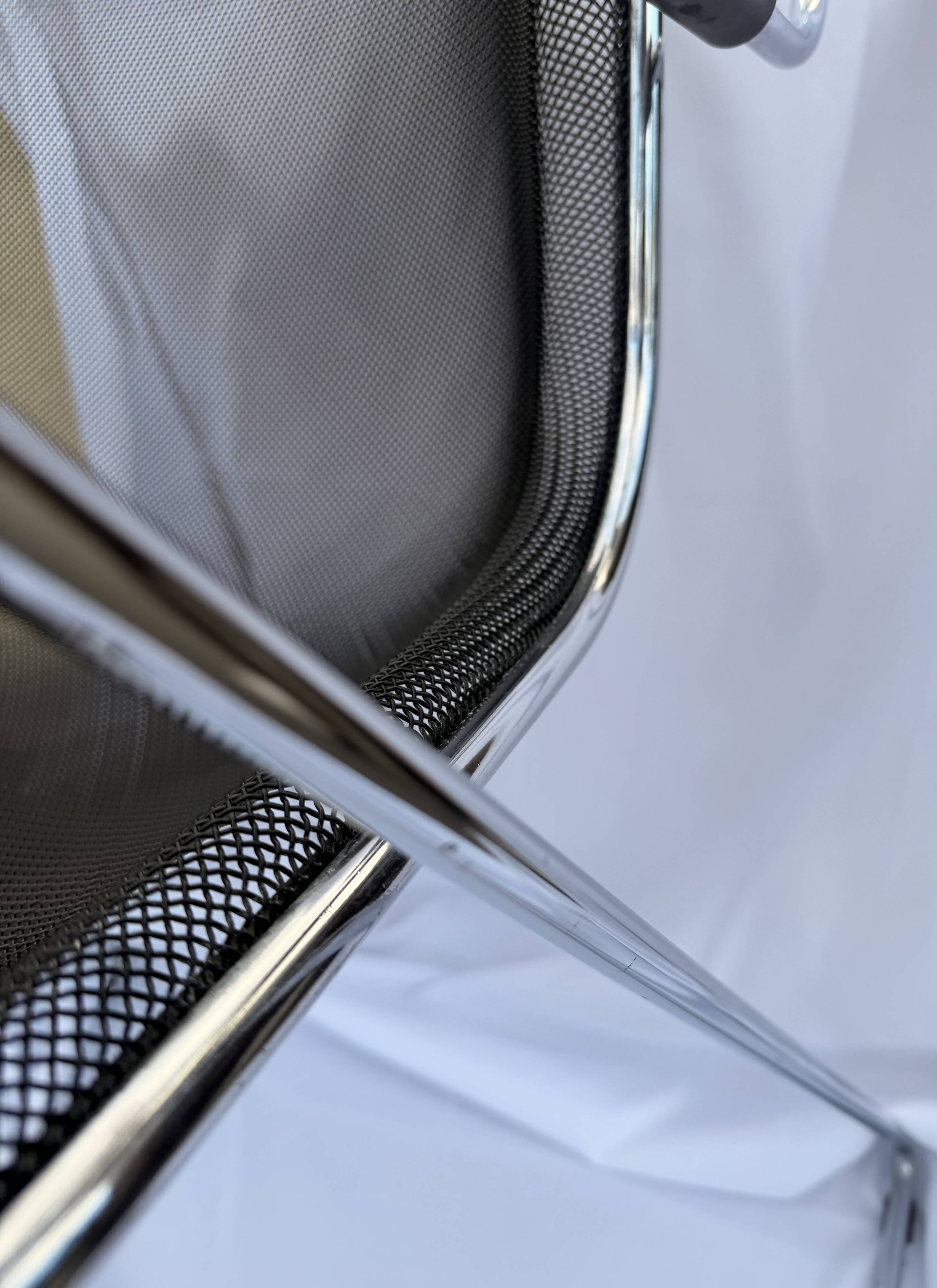 Penelope chair by Charles Pollock for Castelli (1982)