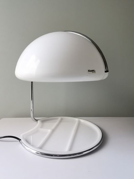 Conchiglia table lamp by L. Massono e l Buttura for iGuzzini