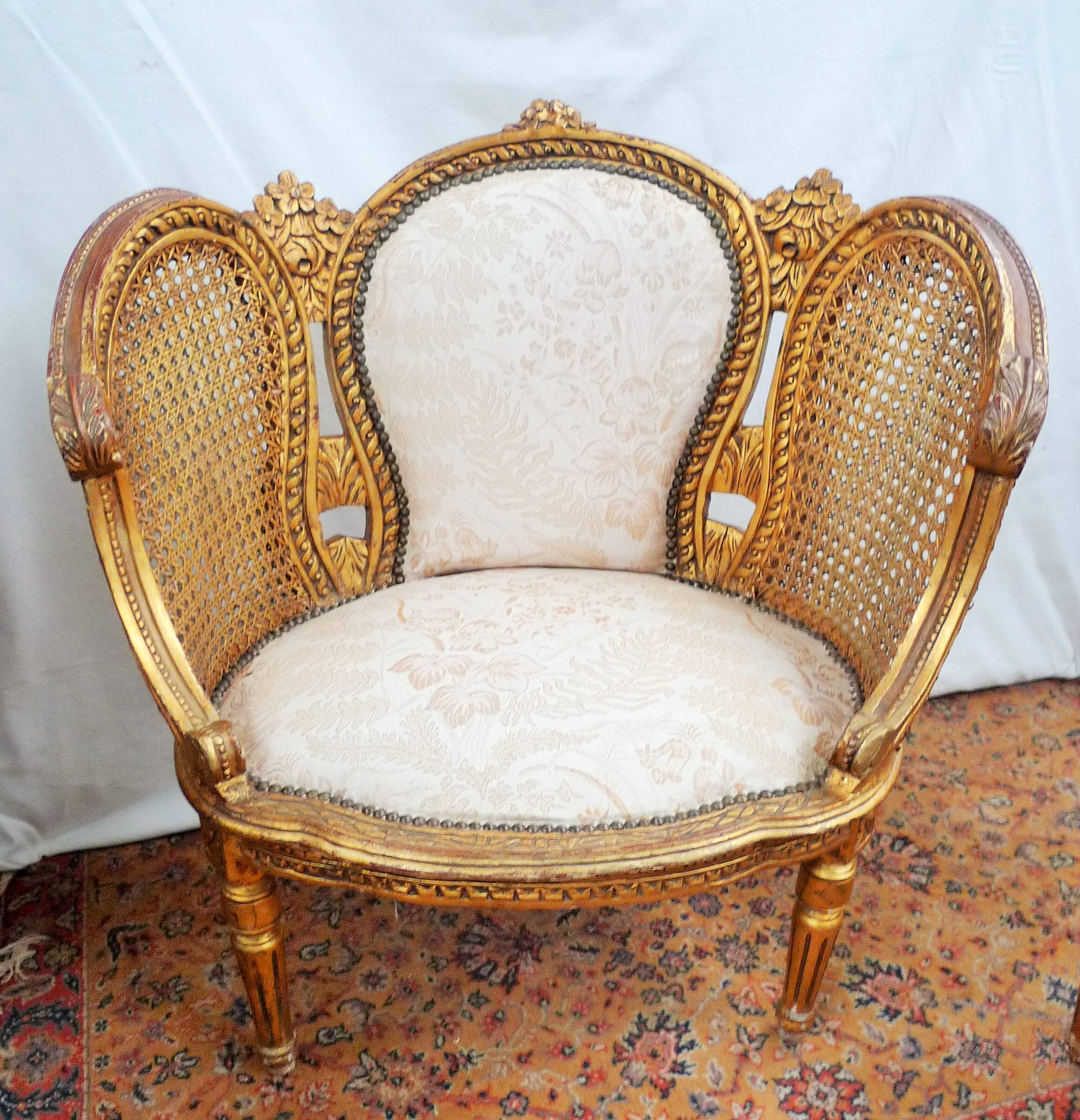 Paire de fauteuils corbeille