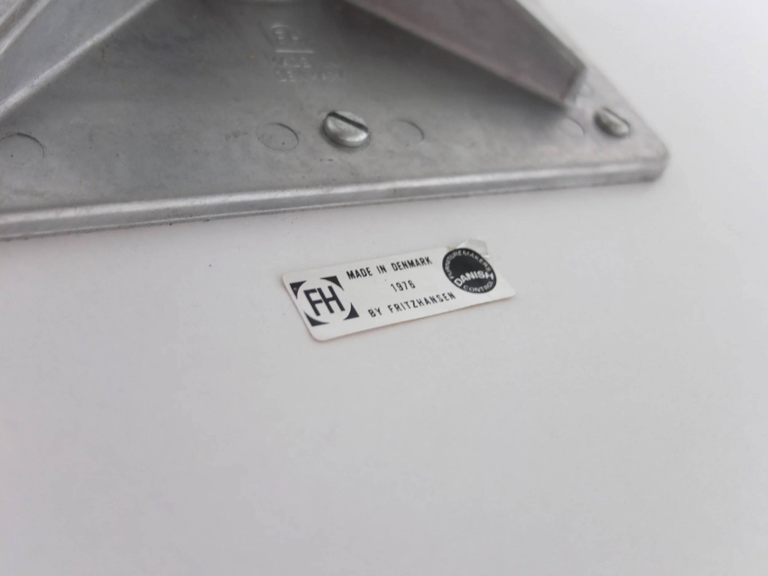 Table à manger 'Circulaire' d'Arne Jacobsen pour Fritz Hansen, 1976