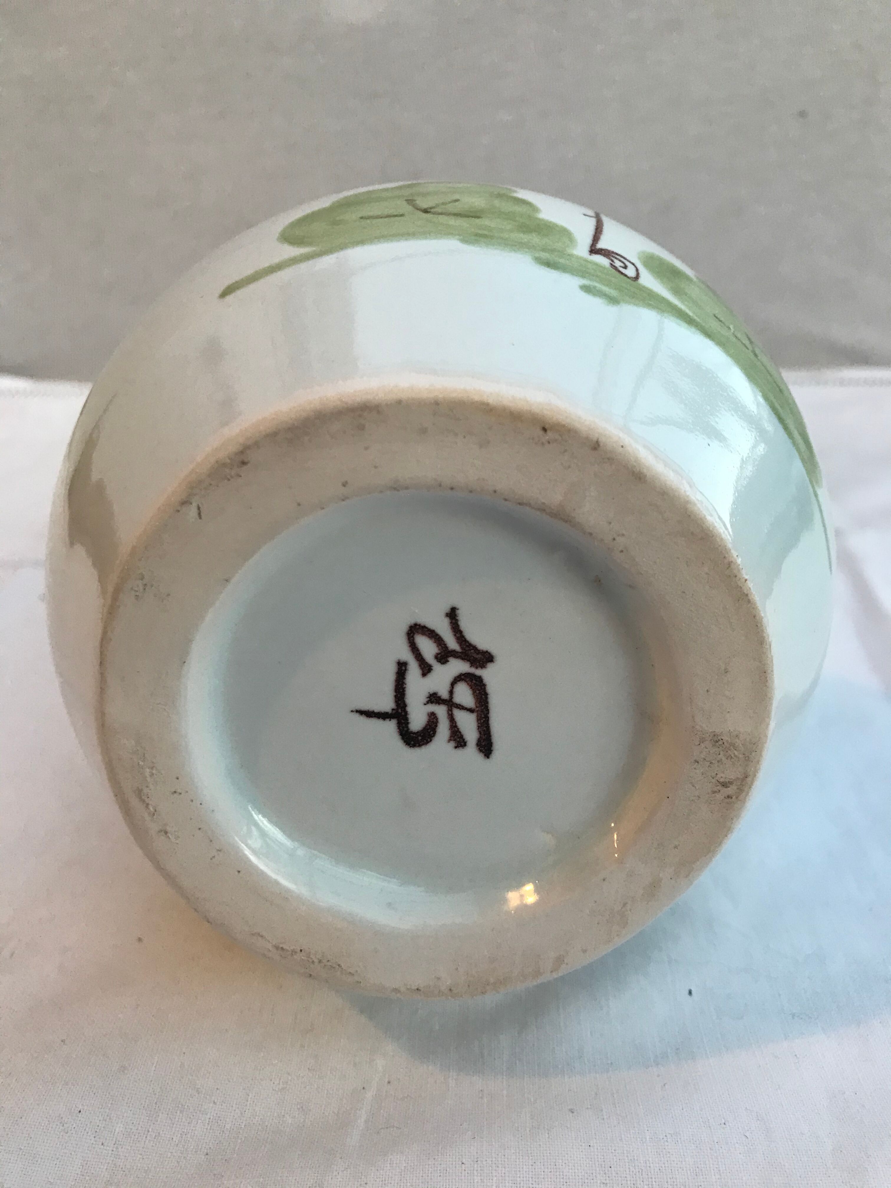 Former moustiers style vase