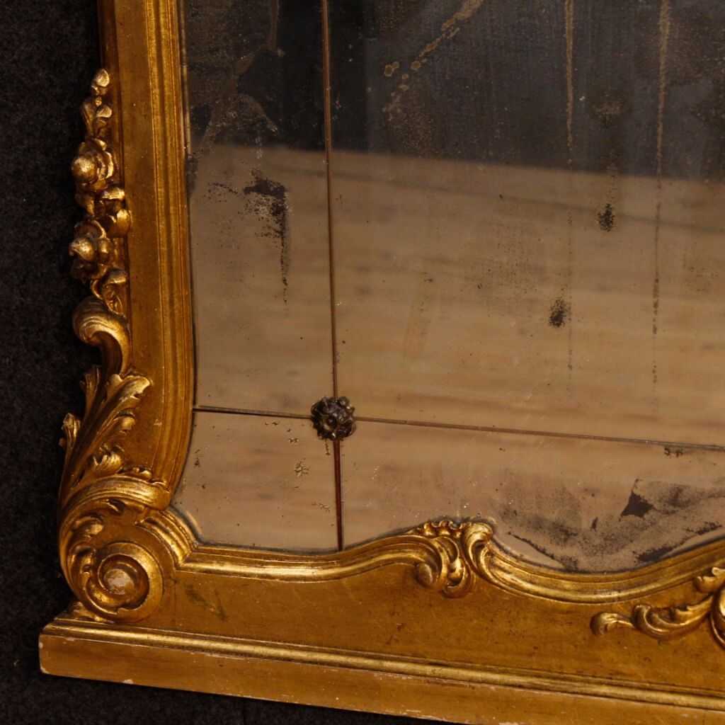 Italian gilded mirror made of wood and plaster 119x117cm