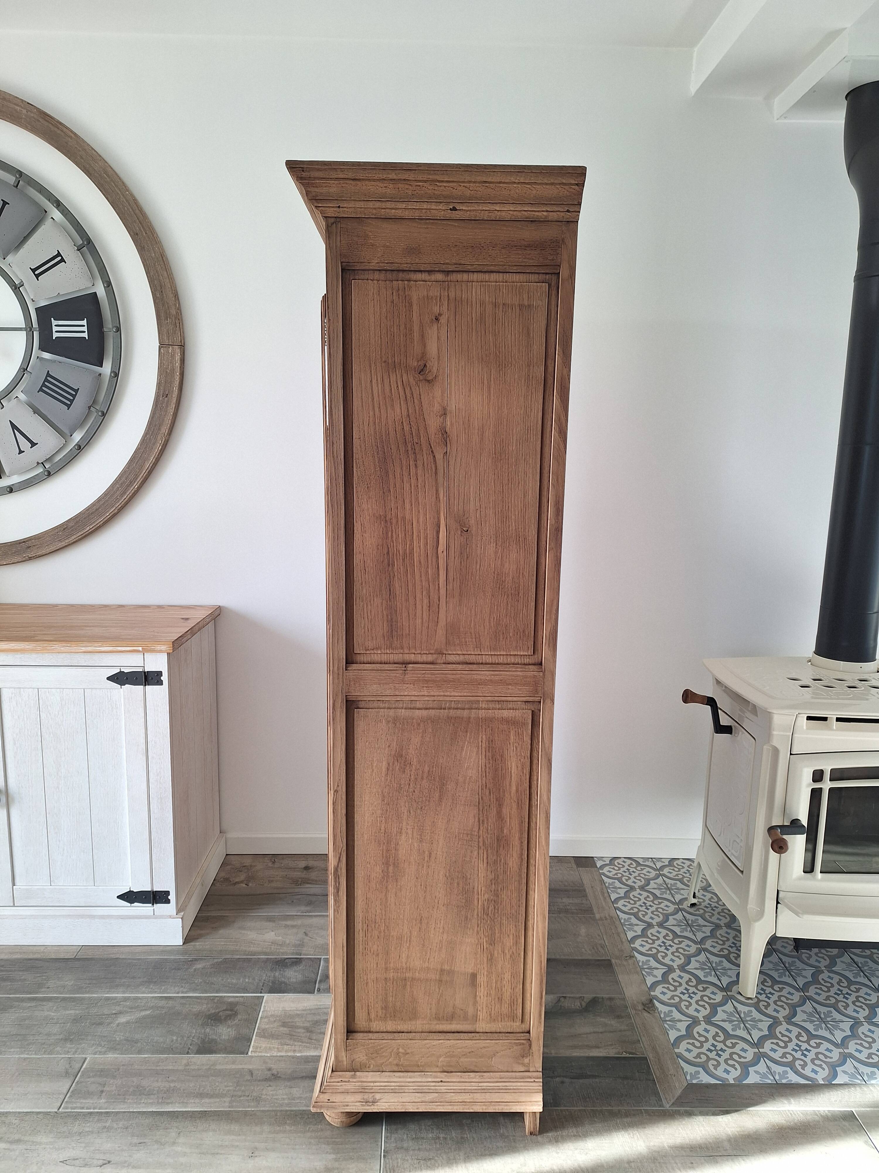 Oak solid bonnetière / wardrobe / dresser from 1940