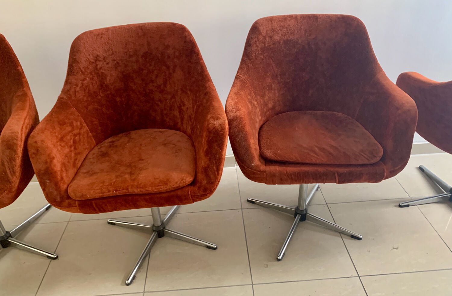 4 vintage 1970 vintage egg armchairs