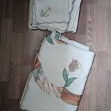 Tablecloth and napkins with a spring theme, vintage tulips, new polyester.