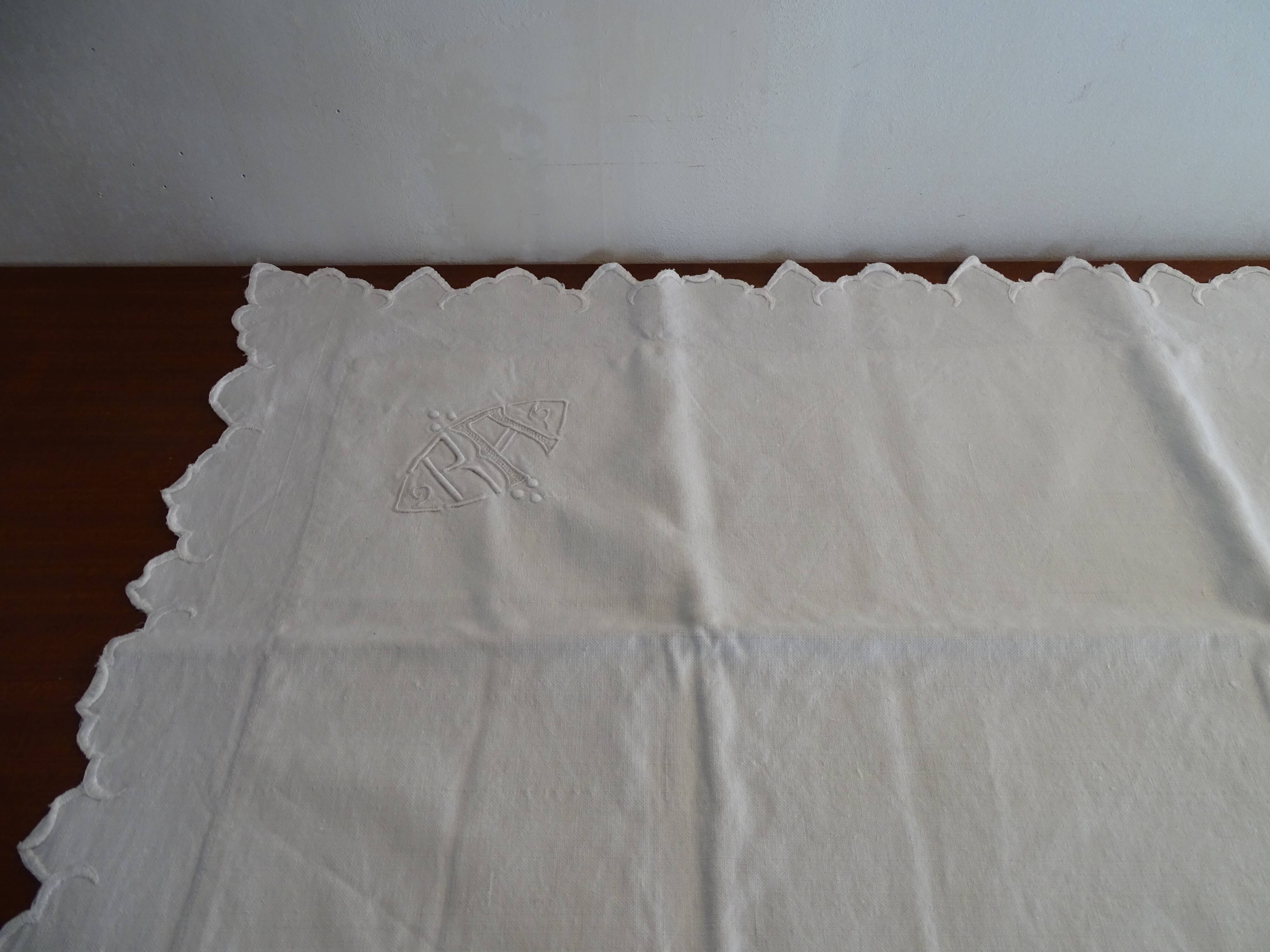 Set de 2 taies d'oreillers brodées monogrammées R.A anciennes en coton 70cm sur 73 cm