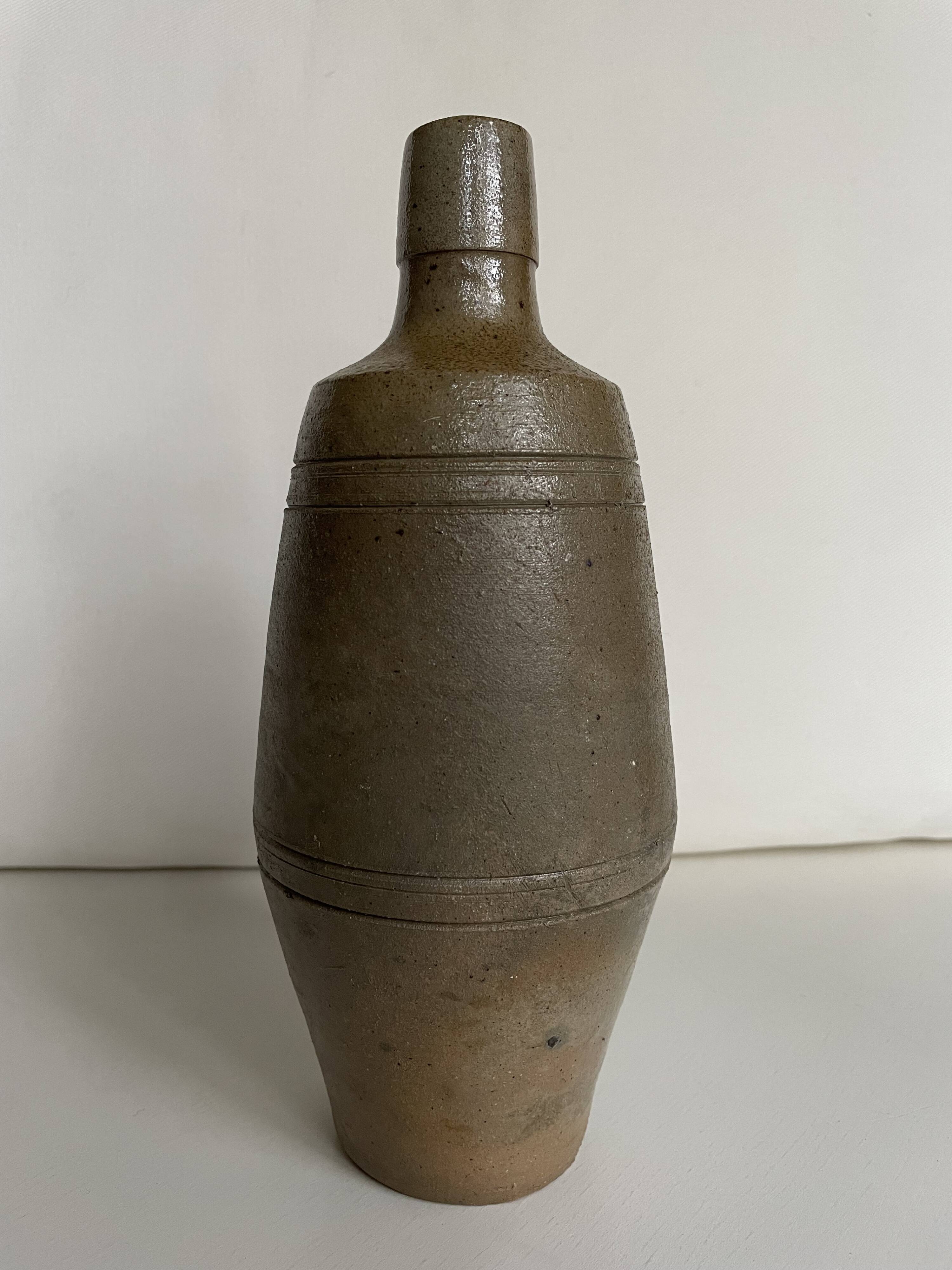 Bouteille ou vase vintage en grès