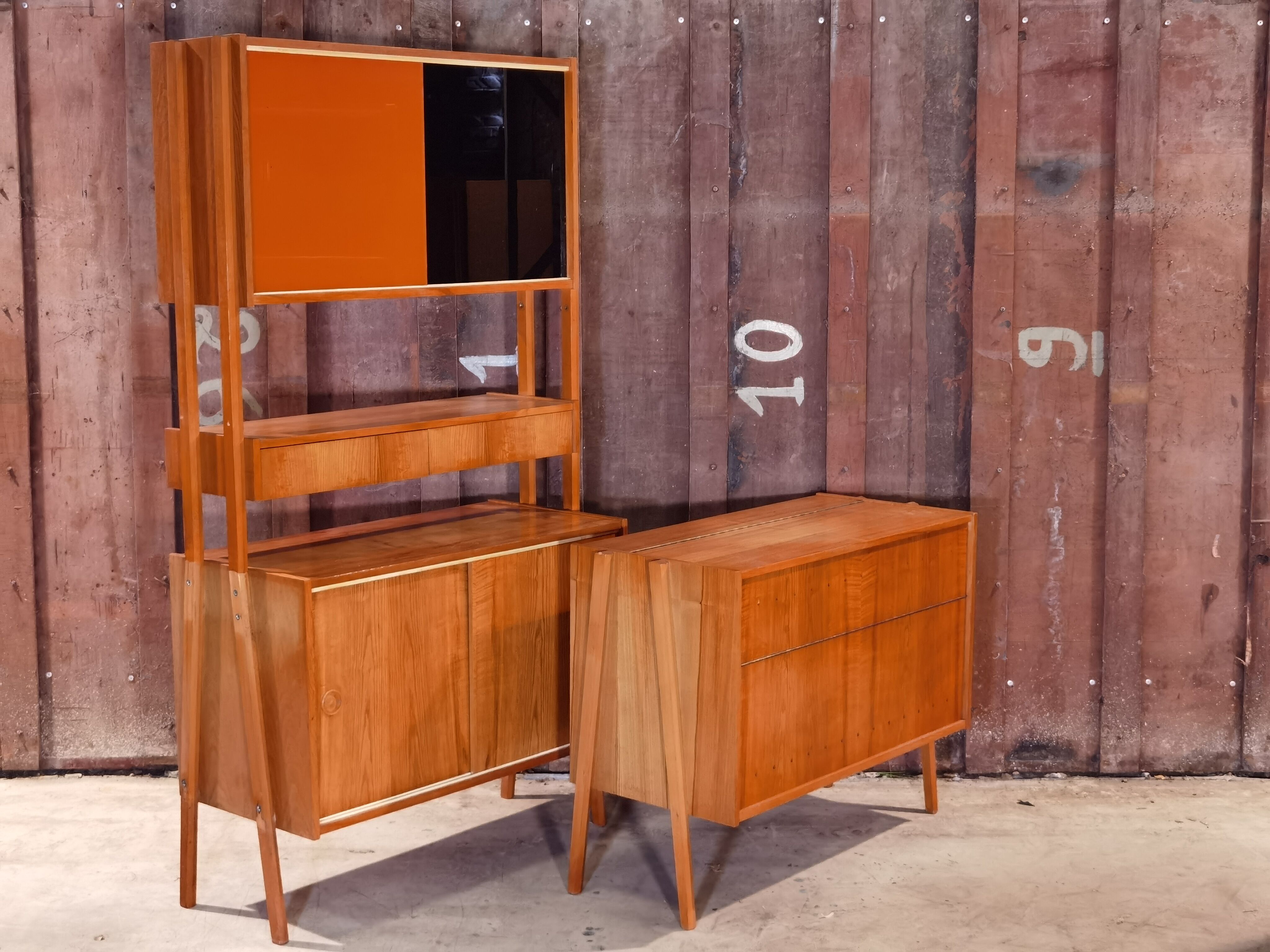 Console suspended Monti 300 by Franti-ek Jirak for Tatra