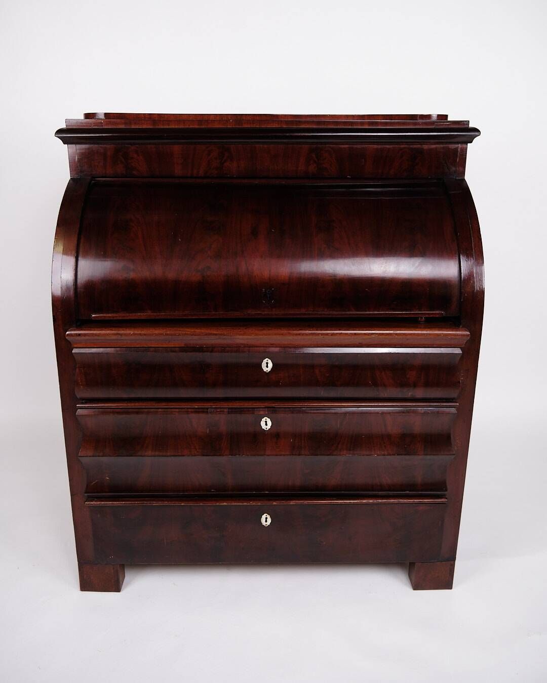 Chatol - Hand polished mahogany - Mother of pearl fittings & leg knobs - Year 1860s