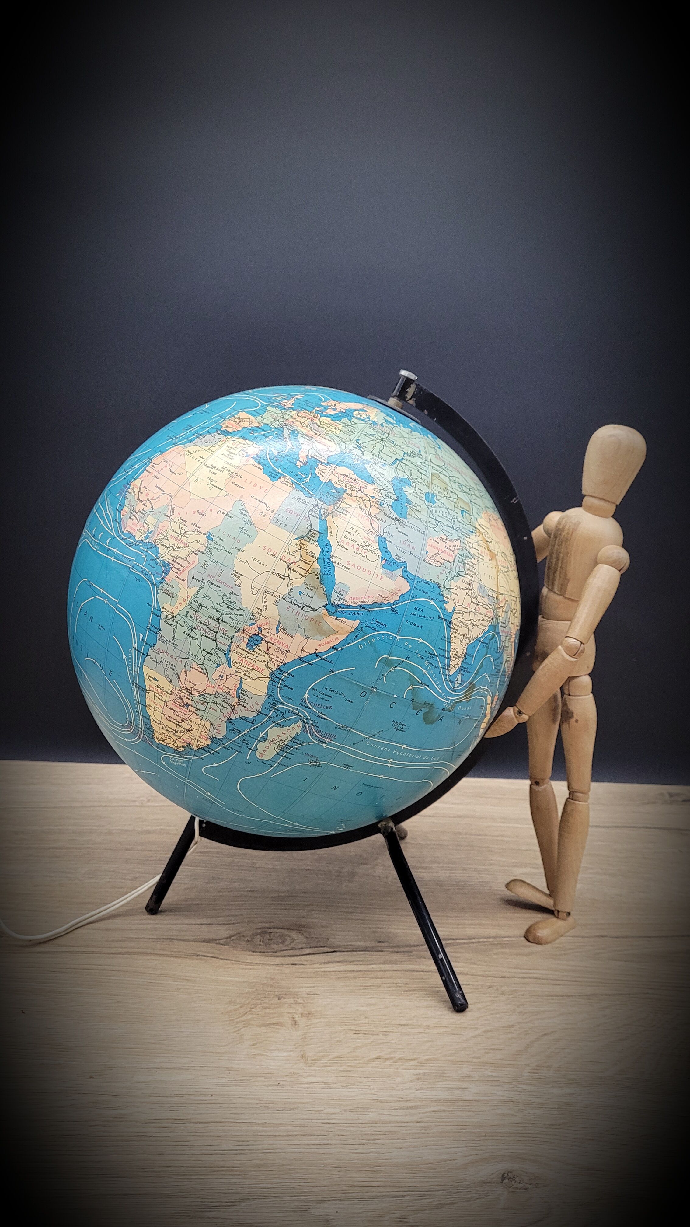 Taride World Map 1977