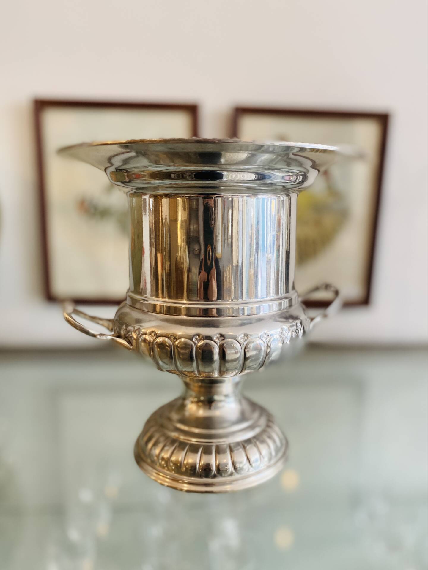 Silver-plated metal champagne bucket ice bucket