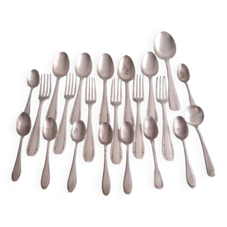 Set of silver metal cutlery
