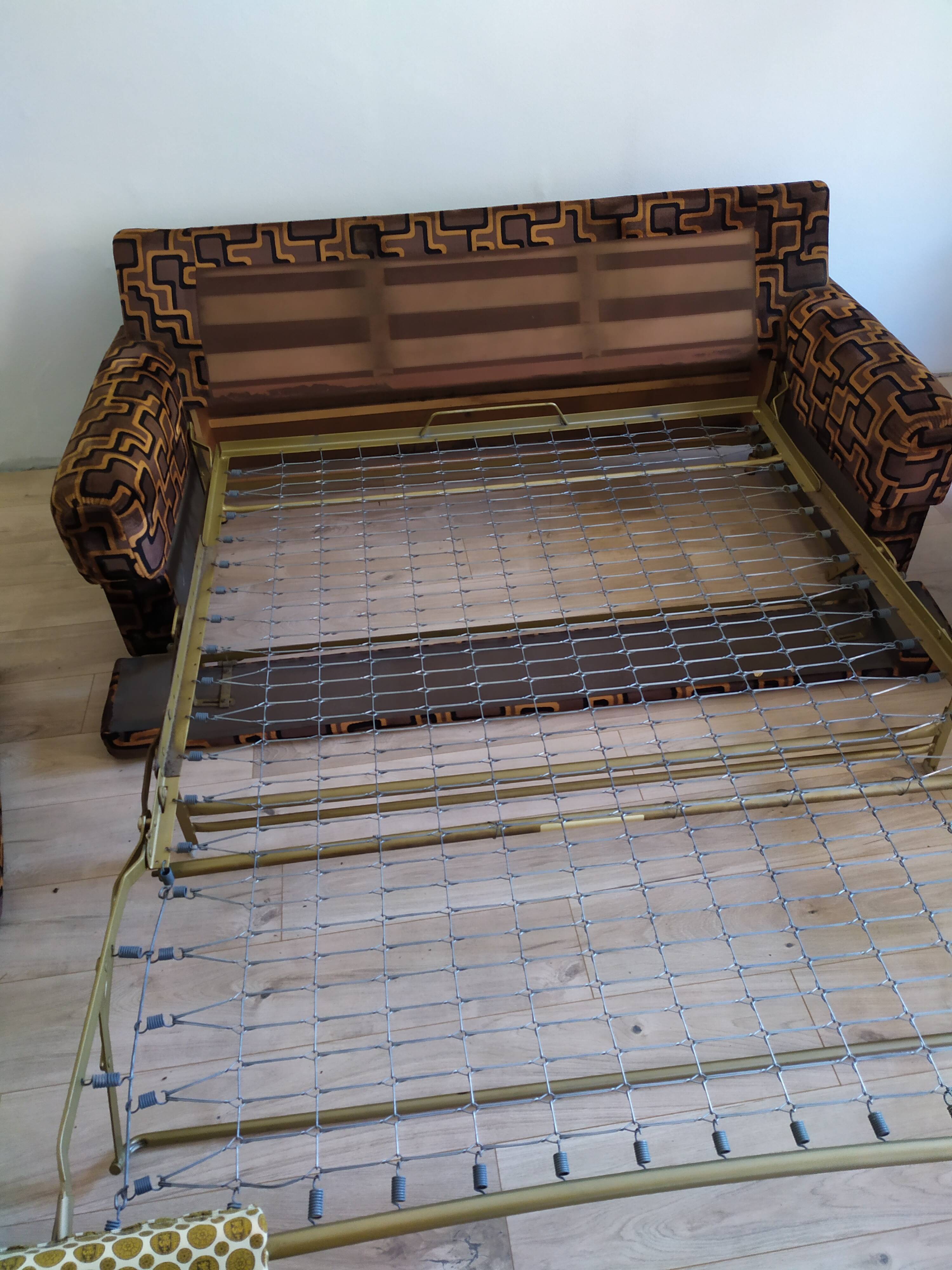 Set vintage sofa bed and 2 armchairs