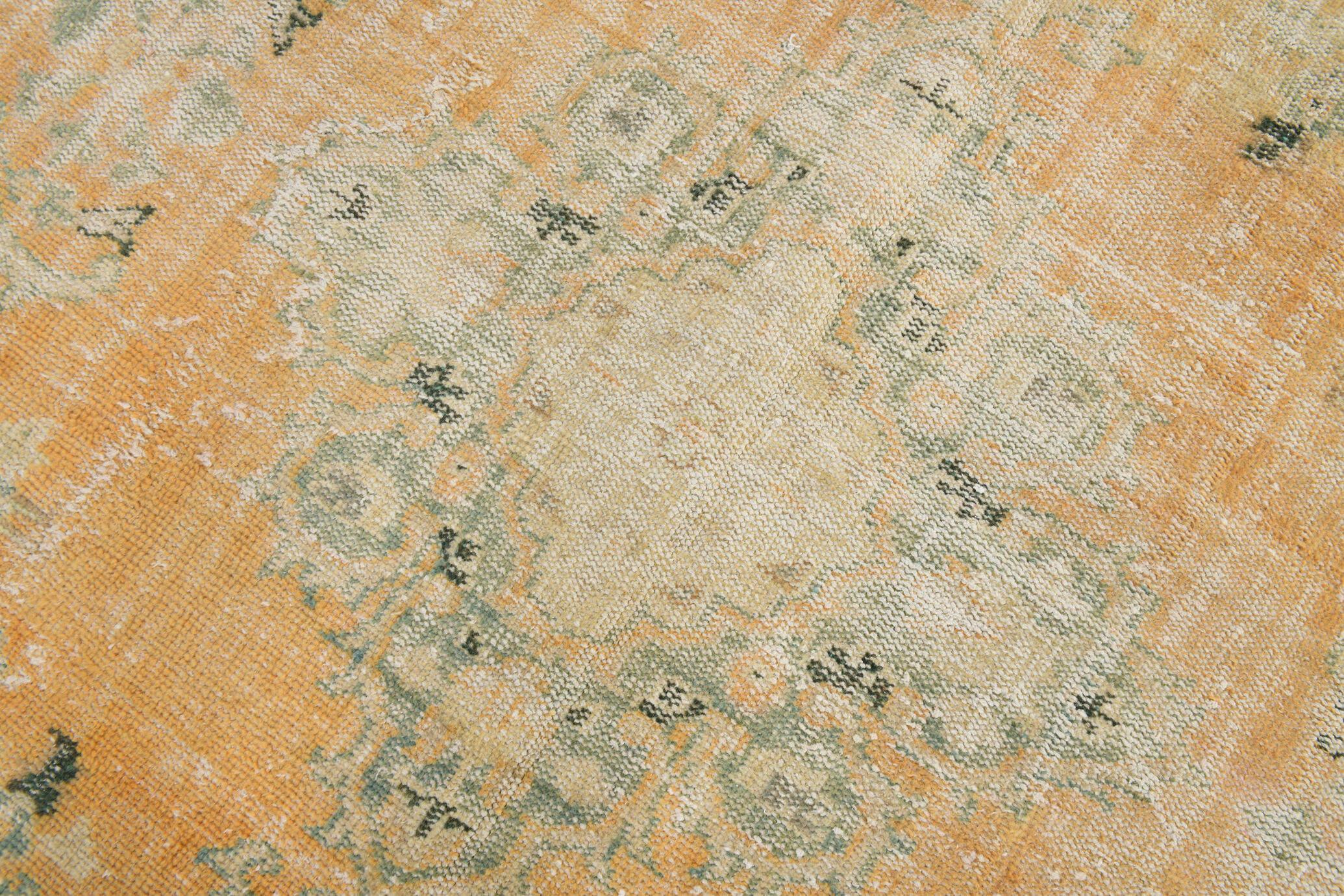 Oversize handmade rug 303x217cm