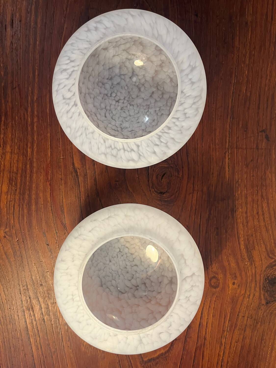 Paire applique plafonnier demi boule en verre de Clichy
