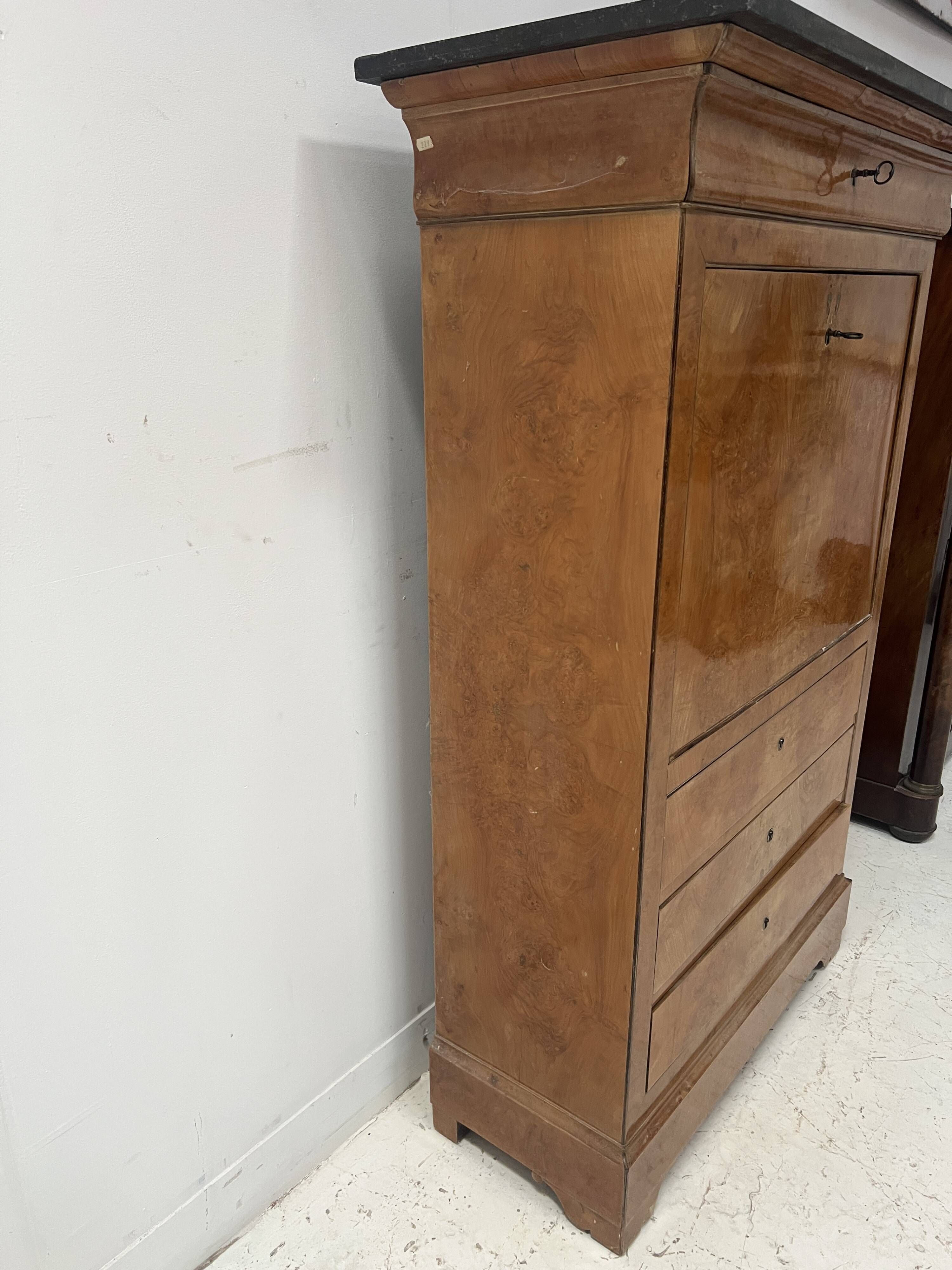 Louis Philippe secretary in light walnut briar, 19th century.