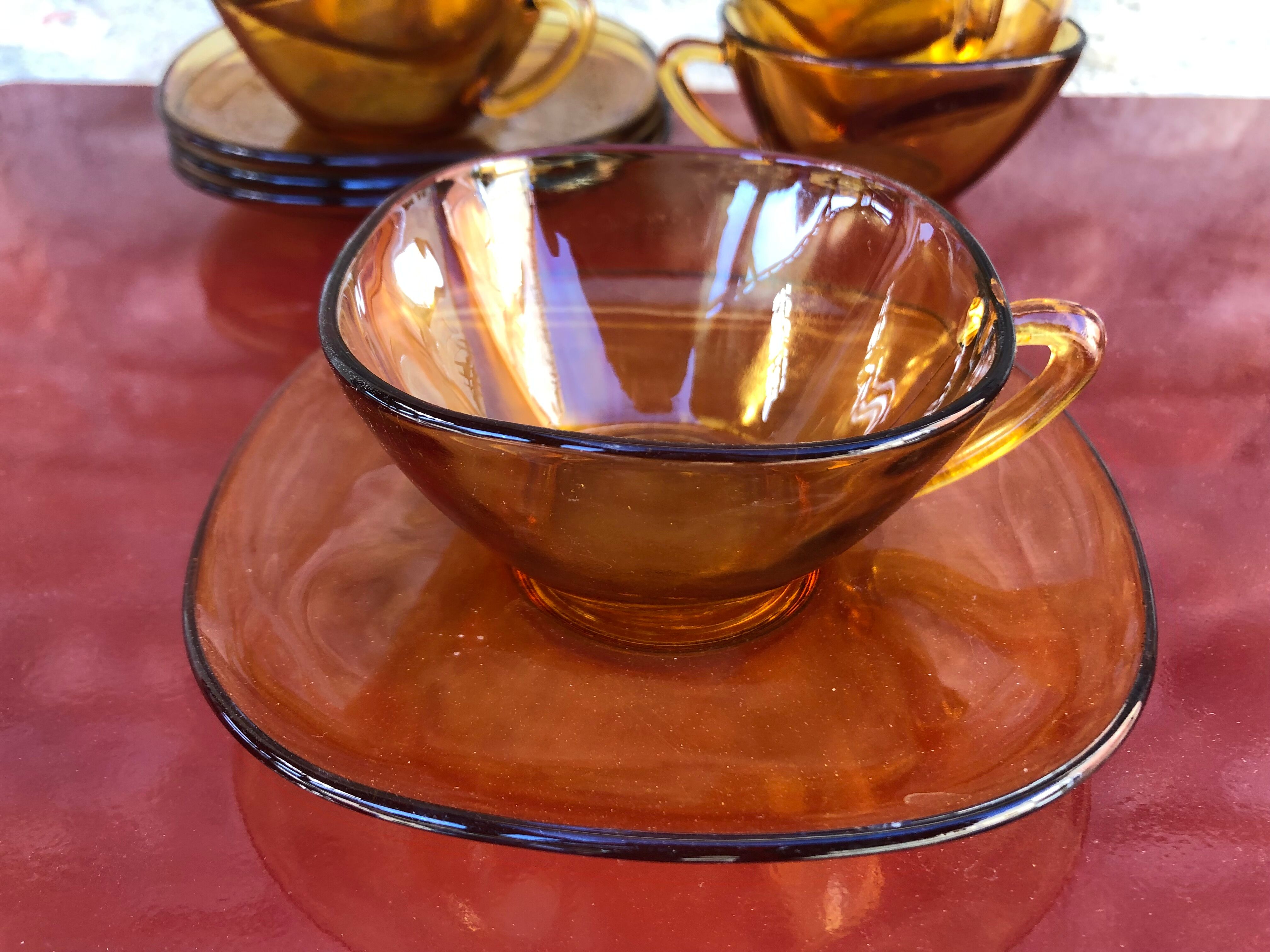 Lot of yellow Vereco cups