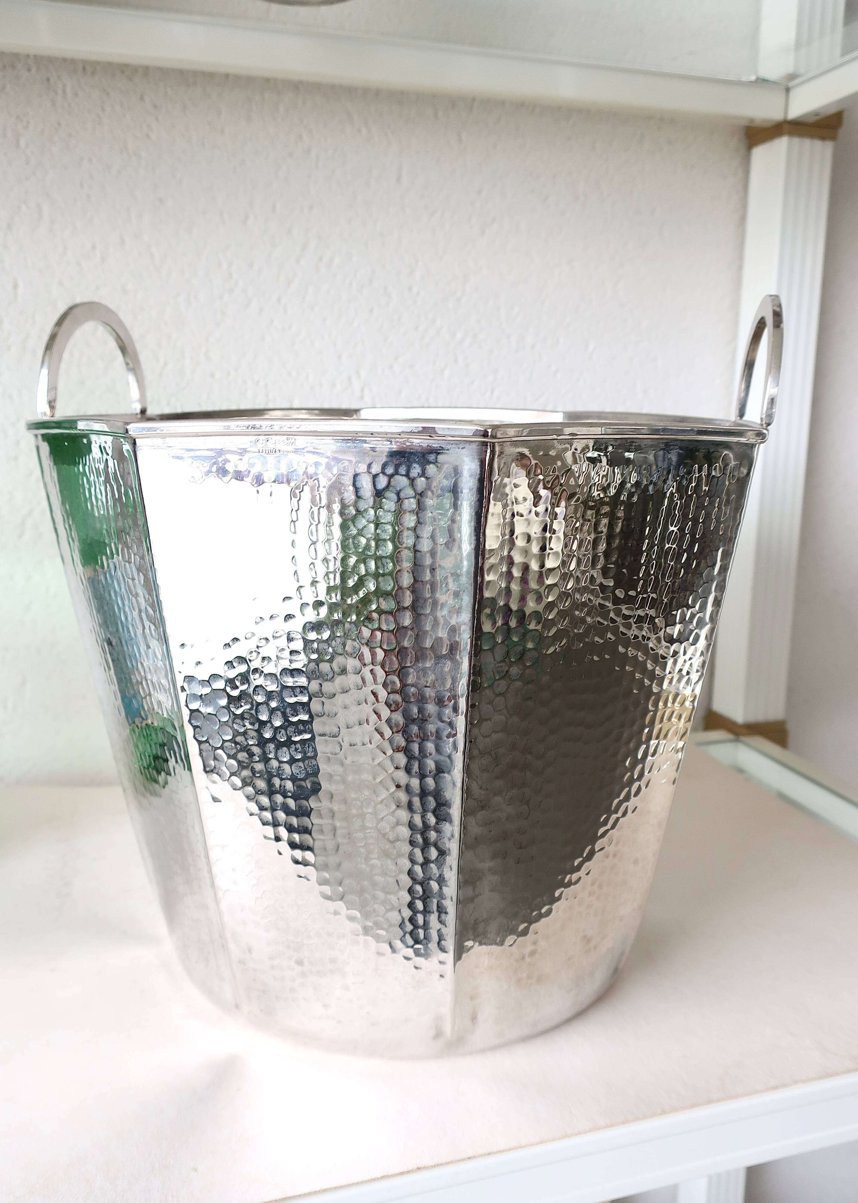 Champagne bucket circa 1960, Italian design Fratelli Cassetti, silver plated metal