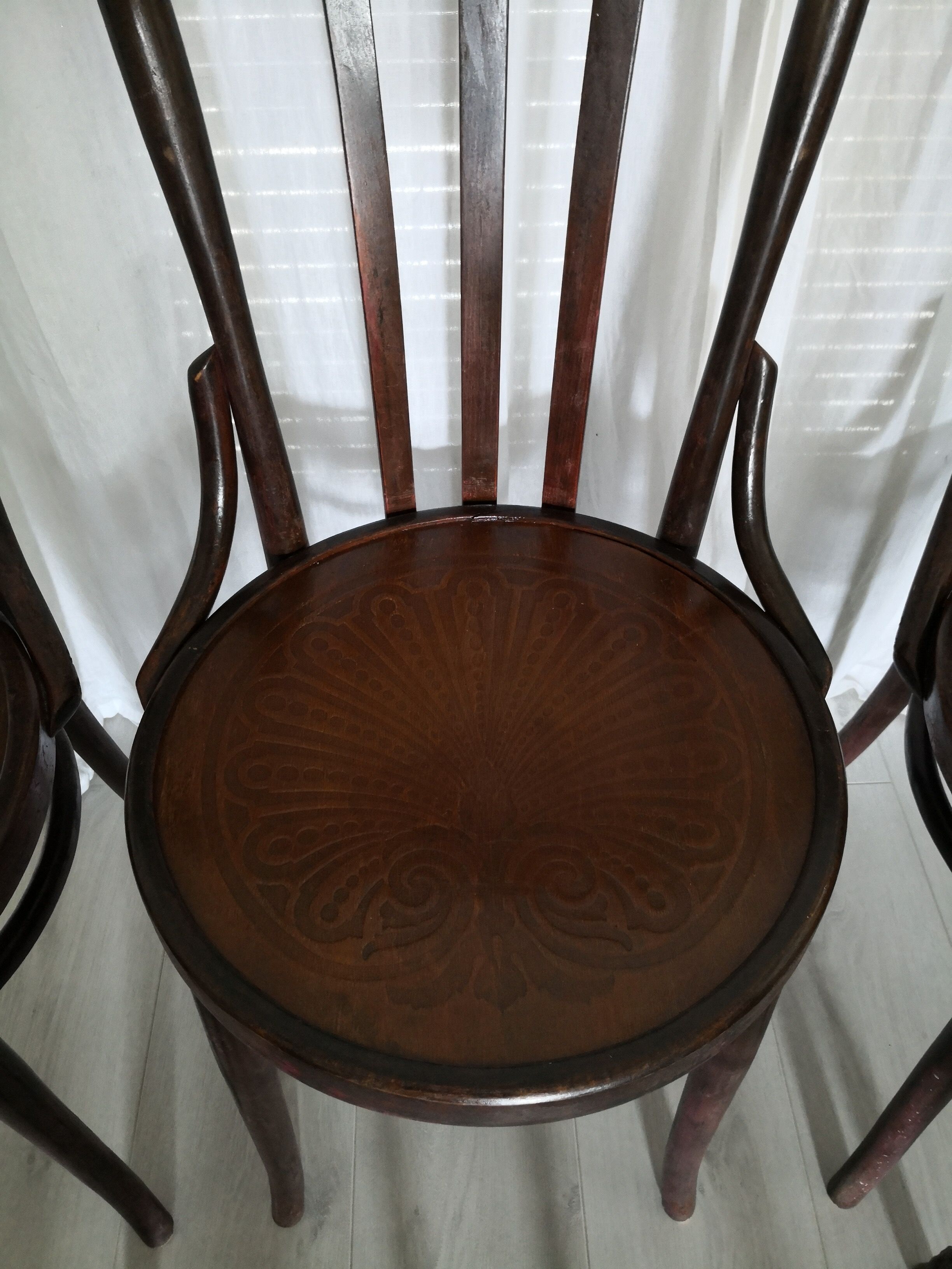 Set 5 bistro chairs