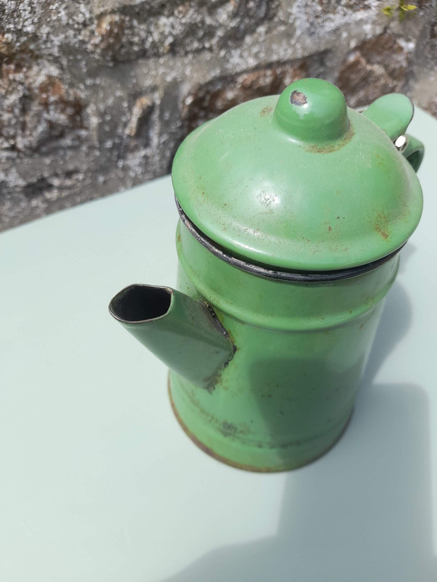 Enamelled sheet metal teapot