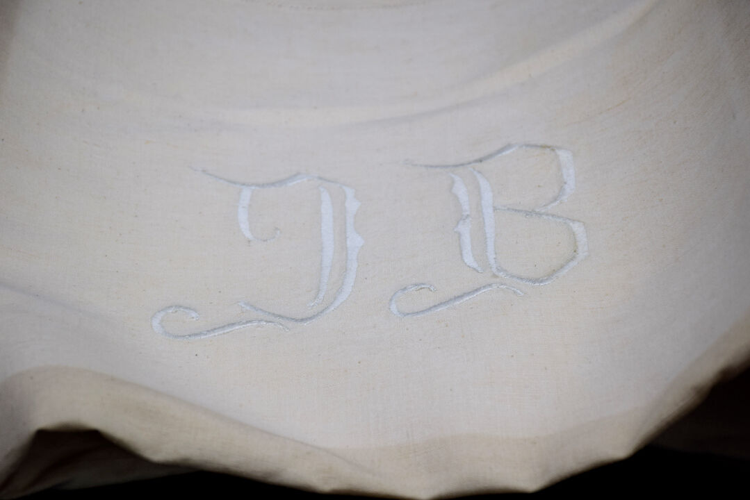 Old mestizo sheet and linen