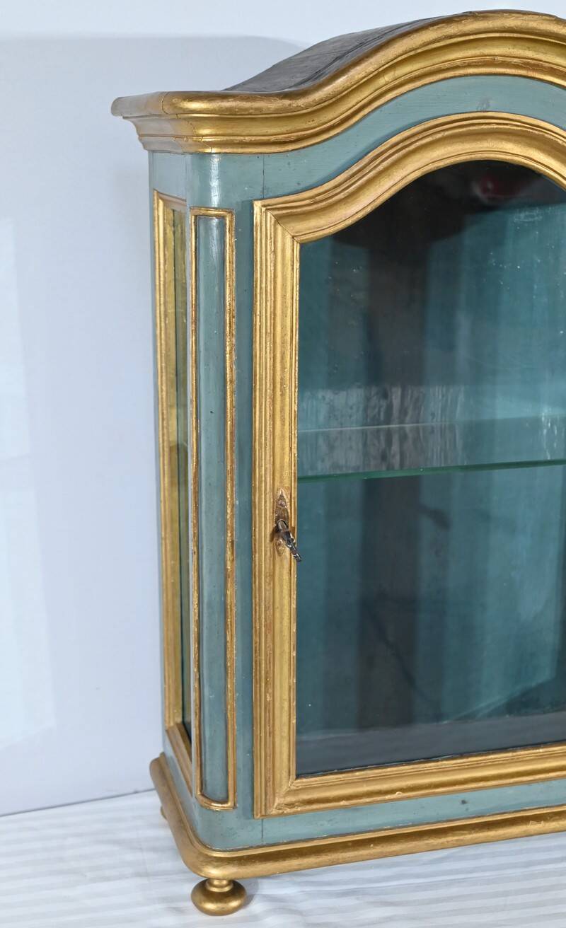 Small Showcase in Painted and Gilded Wood, Louis XV Style – Early 19th Century