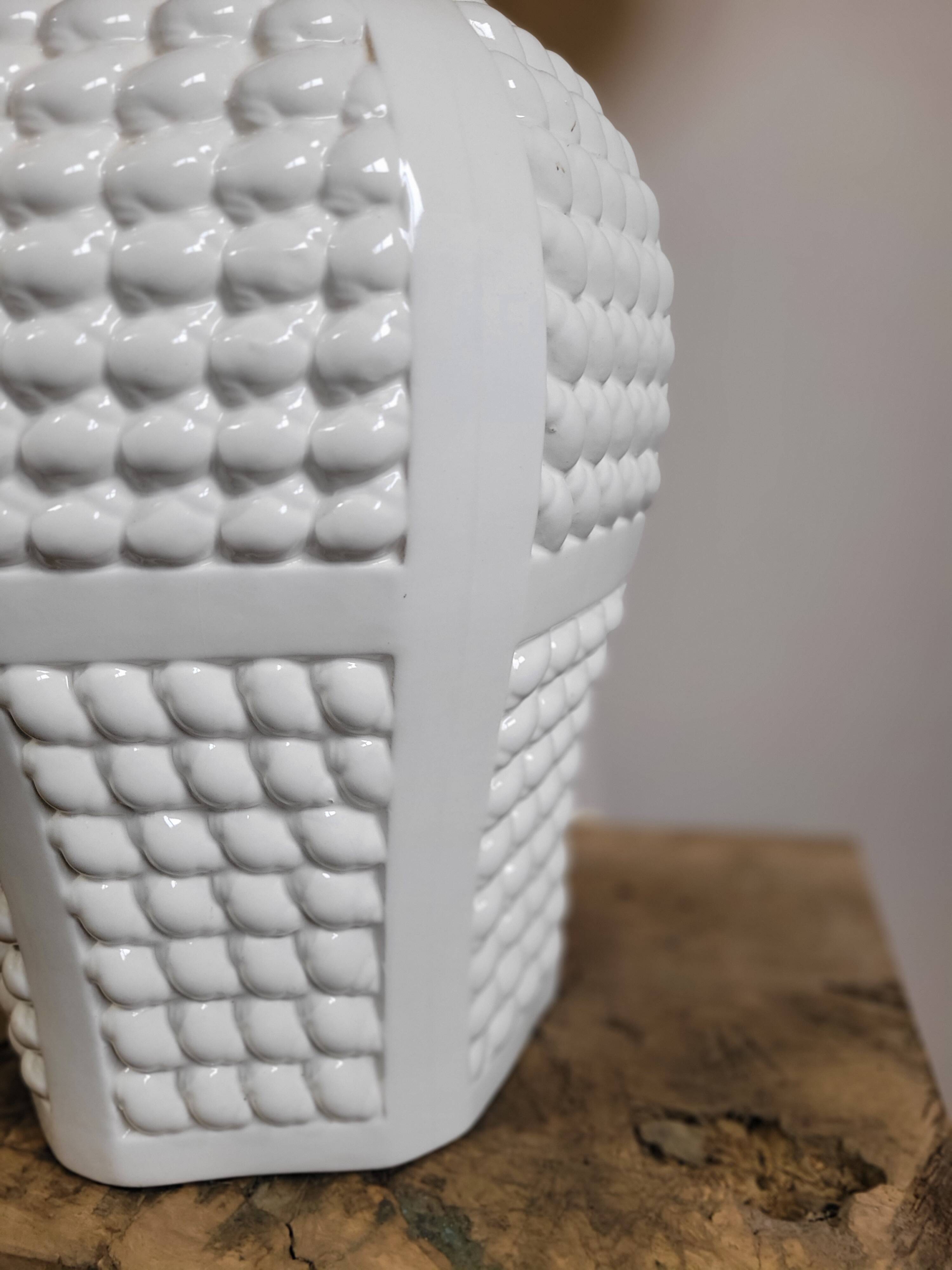 Antique contemporary style lamp