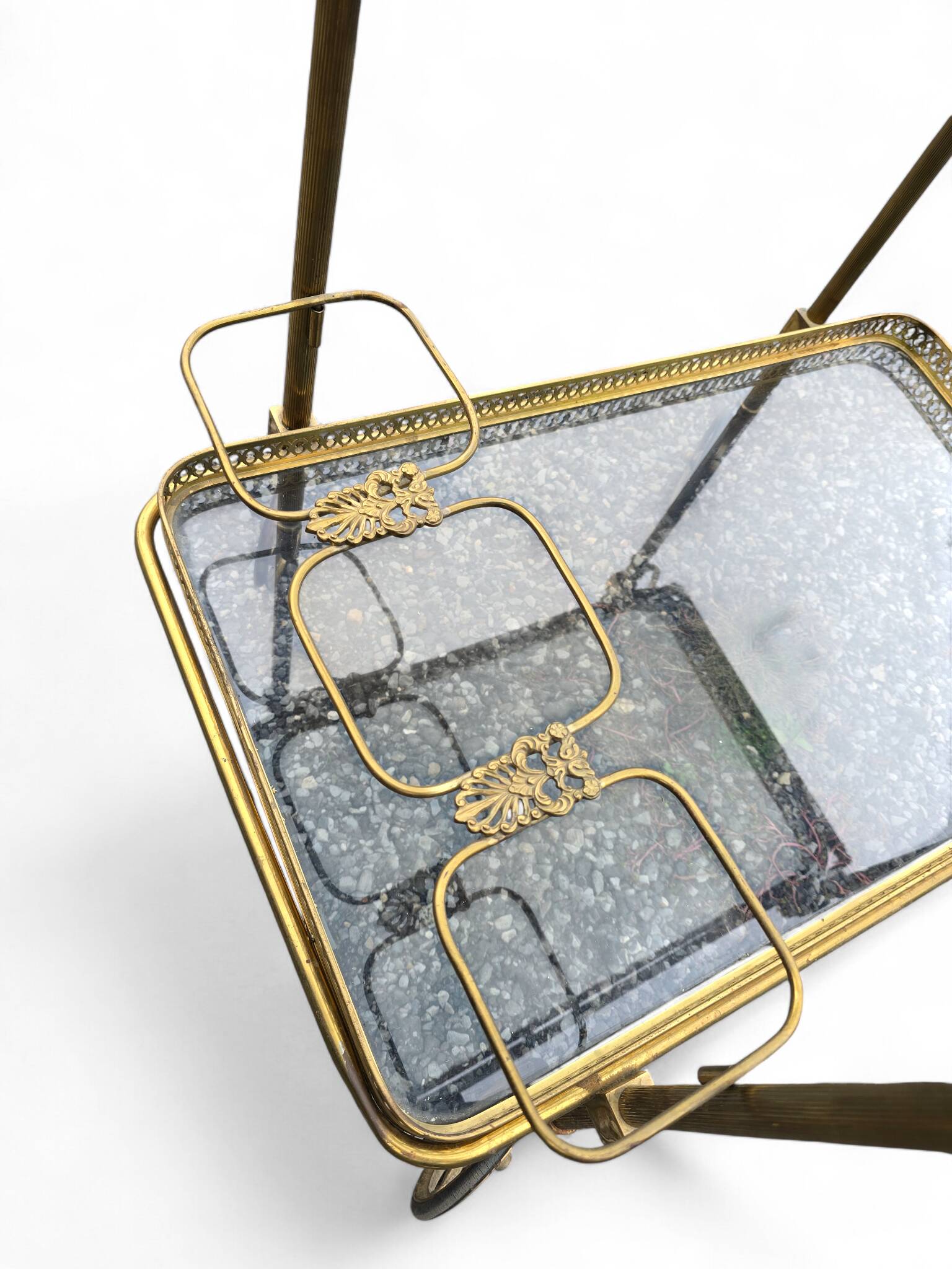 Serving cart - Neoclassical bar trolley in brass and glass
