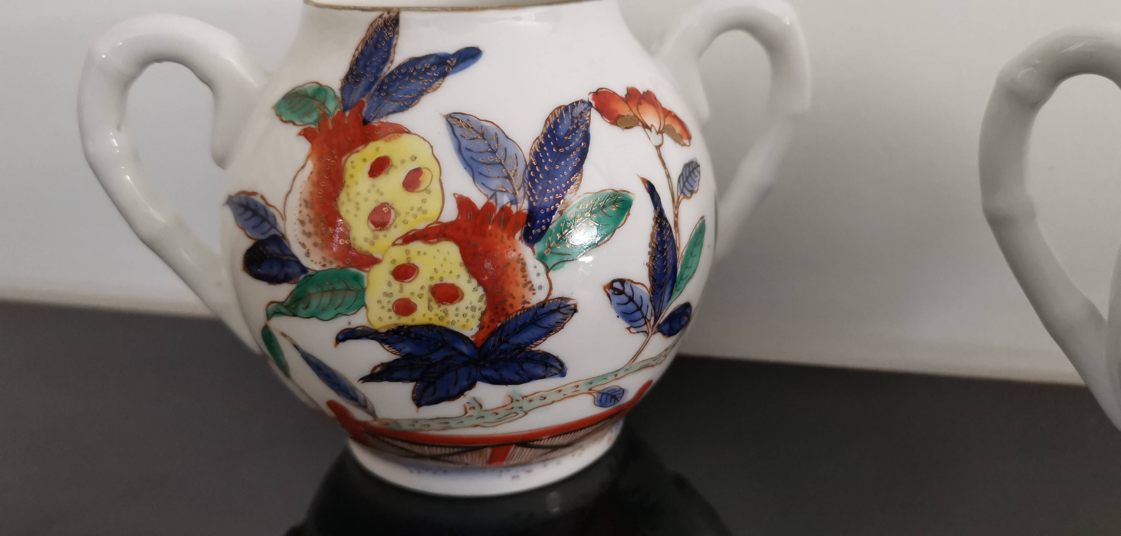 Set of 6 porcelain cups, 6 saucers, teapot and milk jug