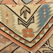 Tapis persan carré saumon et crème, 194x212 cm