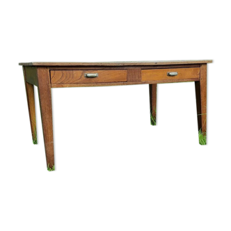 Farm table