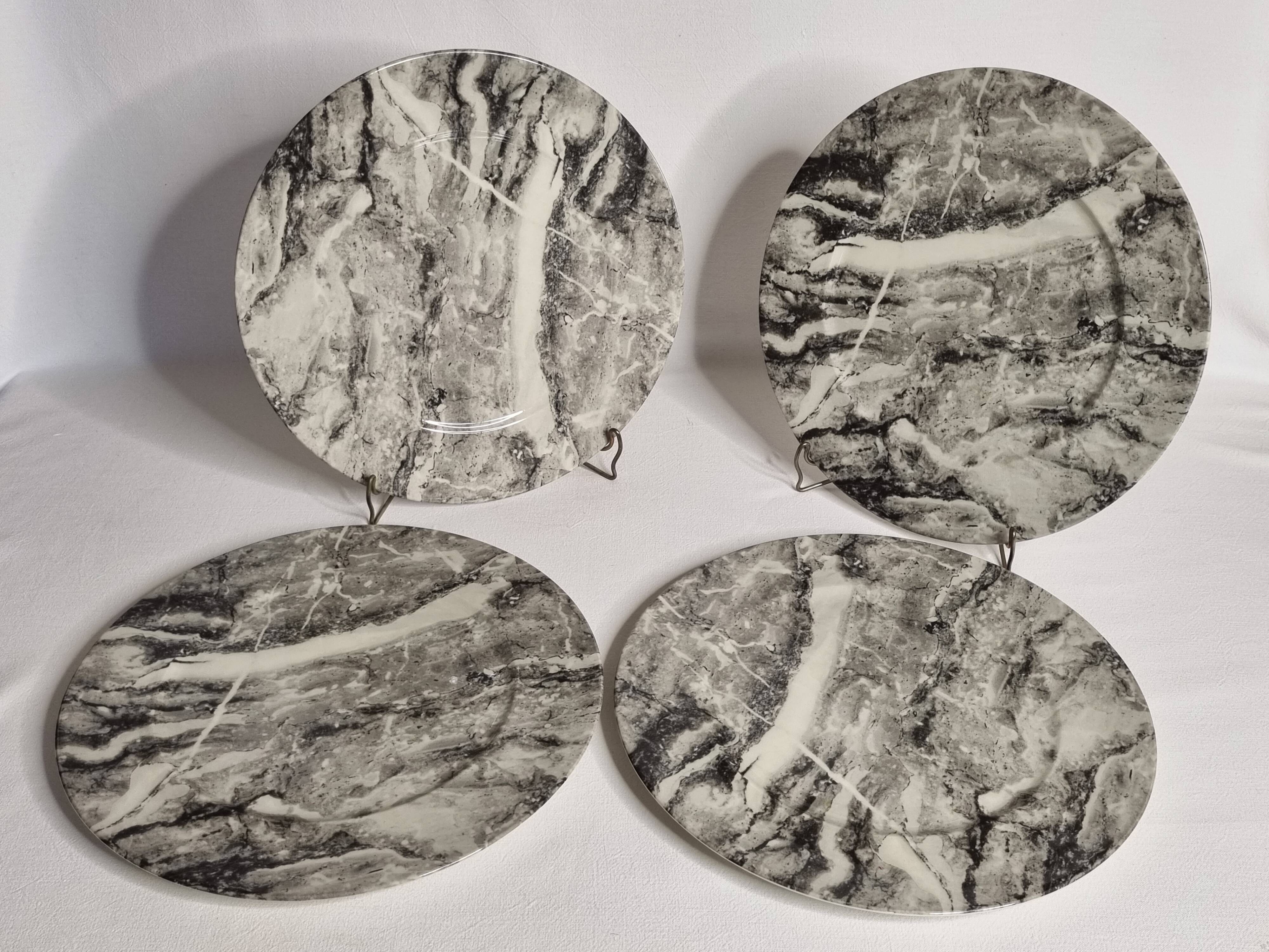 Set of 4 large Villeroy & Boch marble effect plates – 27 cm