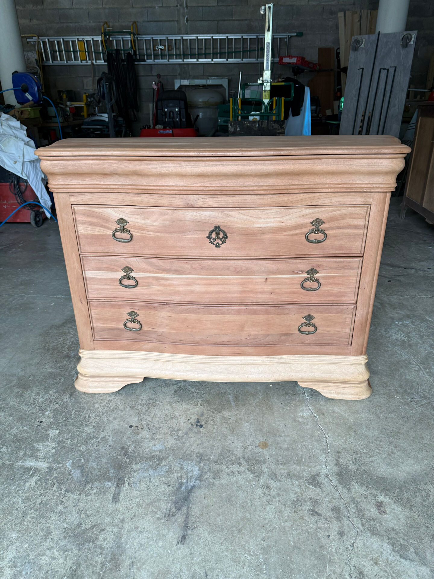Chest of drawers