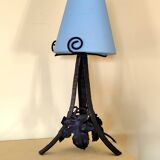Lampe Art Nouveau en fer forgé et abat-jour en verre opaque bleu