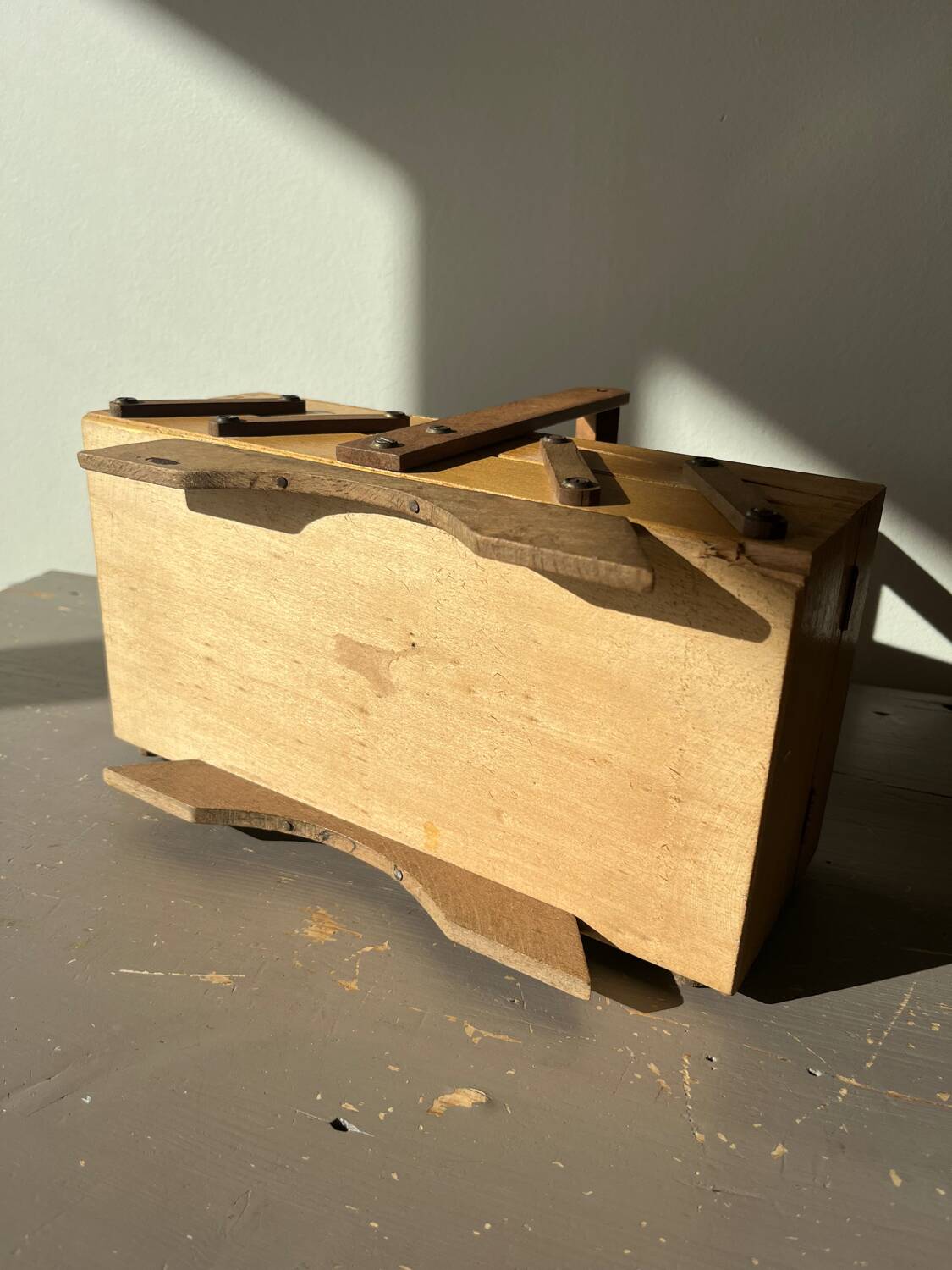 Wooden sewing box - worker