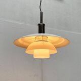 Lampe suspendue en métal et verre modèle danois milieu du siècle Ph 4 1/2 - 4 par Poul Henningsen pour Louis Poulsen, années 1980