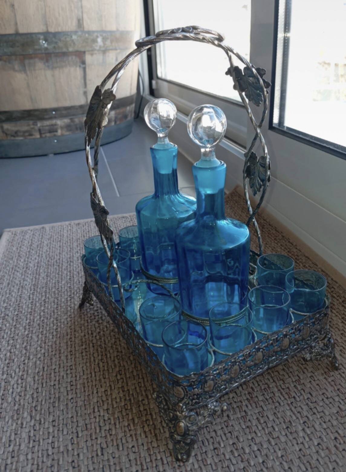 Blue liqueur service with its stand