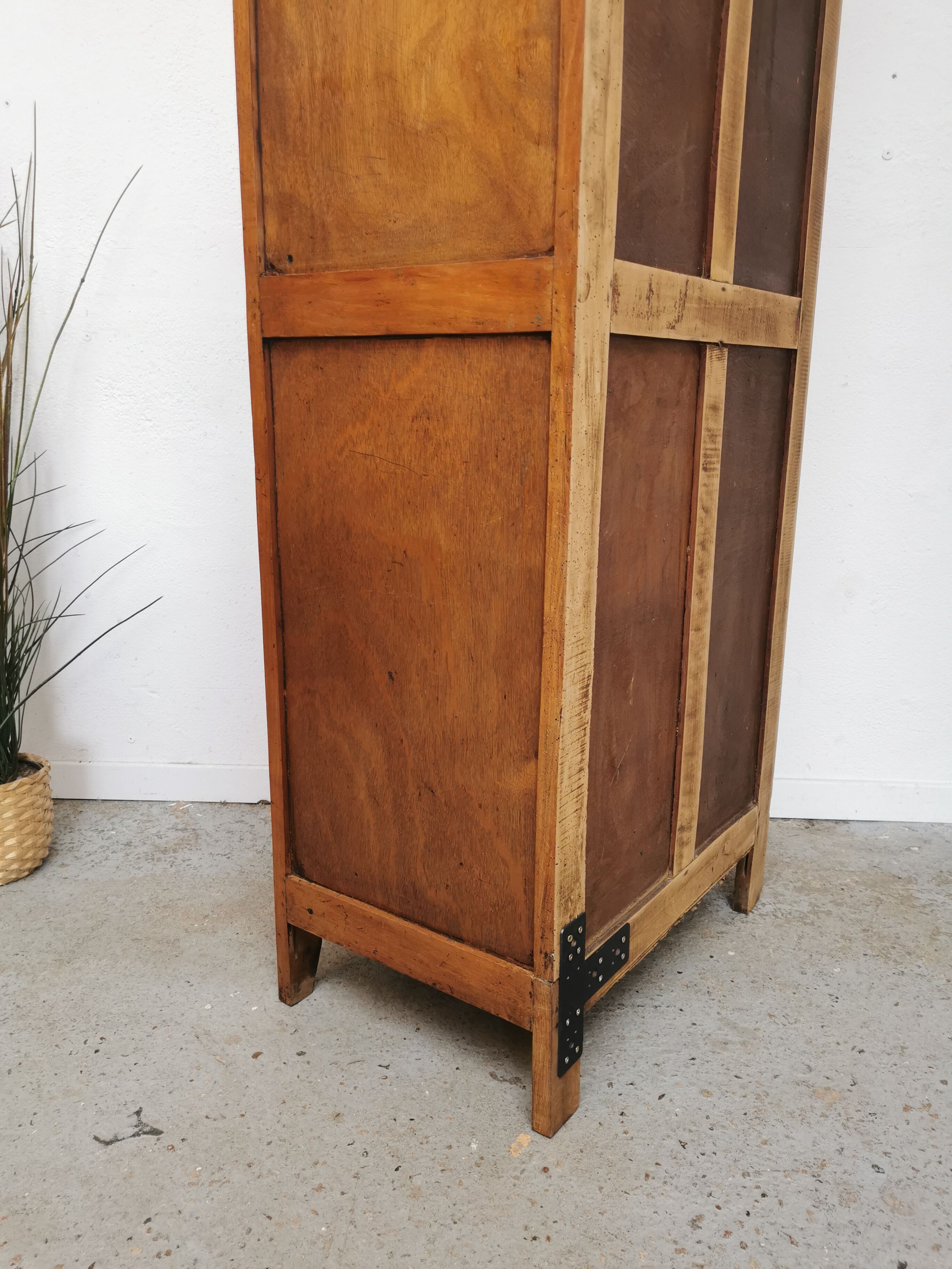 Armoire parisienne vitrée